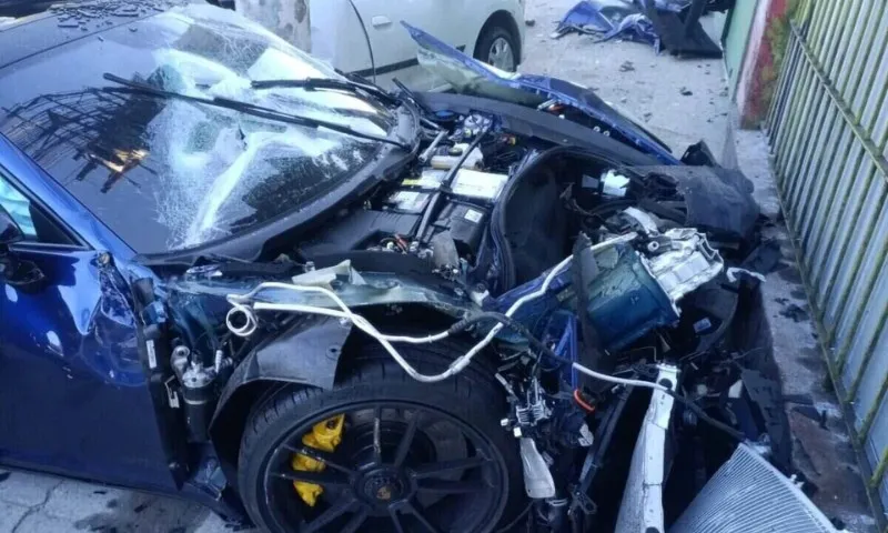 Imagem ilustrativa da imagem Dono do Porsche que matou motorista de aplicativo se apresenta à polícia em SP