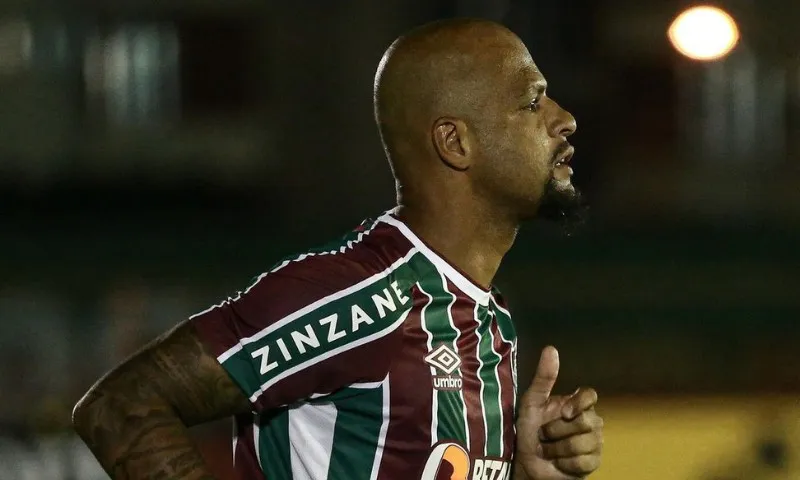 Imagem ilustrativa da imagem Felipe Melo defende 'não passar mão na cabeça' de Daniel Alves e Robinho