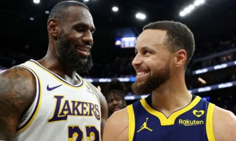 Imagem ilustrativa da imagem LeBron e Curry integram equipe olímpica de basquete dos EUA para Paris 2024