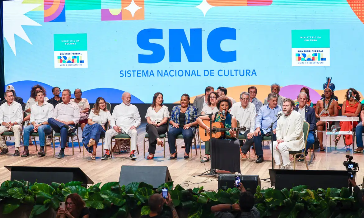 Imagem ilustrativa da imagem Lula sanciona no Recife o "SUS da Cultura", que define a gestão do setor no país