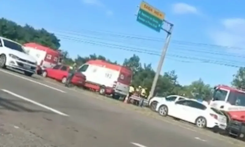 Imagem ilustrativa da imagem Mãe e filha morrem em acidente de carro em Vila Velha