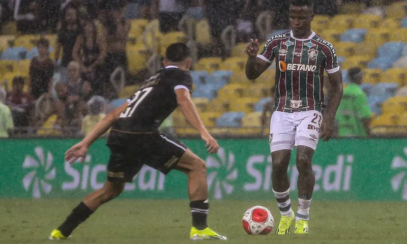 Imagem ilustrativa da imagem Pela reabilitação, Fluminense e Vasco abrem rodada de clássicos pelo Brasileirão