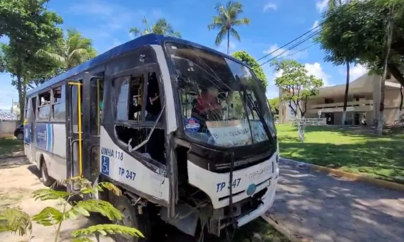 Imagem ilustrativa da imagem Perícia do micro-ônibus de Jaboatão não foi concluída: o que sabemos até agora?