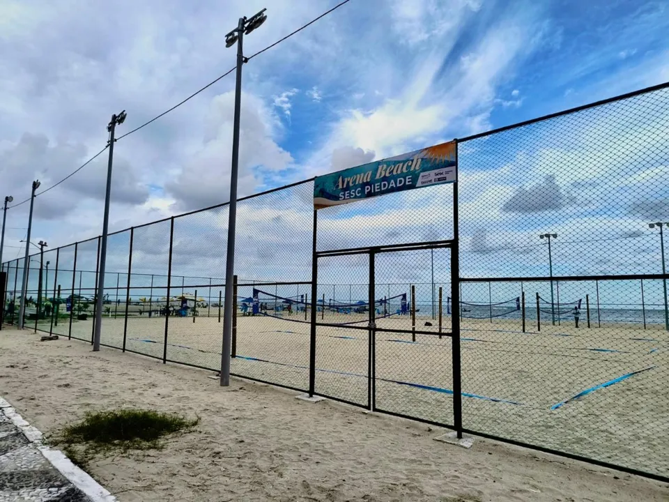 Imagem ilustrativa da imagem Praia de Piedade vai ganhar 12 quadras de Beach Tennis