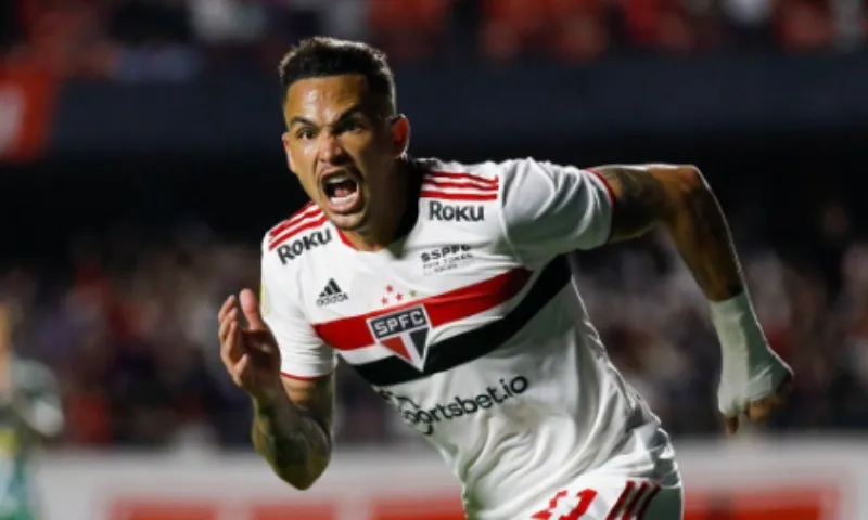 Imagem ilustrativa da imagem São Paulo tem desfalques contra Fortaleza, mas Luciano convoca a torcida