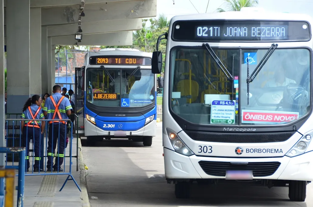 Imagem ilustrativa da imagem Tarifa única de R$ 4,10 já está valendo nos ônibus do Grande Recife