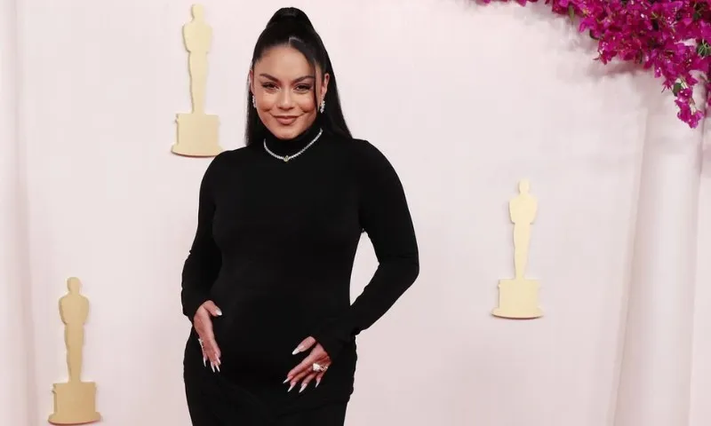 Imagem ilustrativa da imagem Vanessa Hudgens anuncia gravidez no tapete vermelho do Oscar 2024