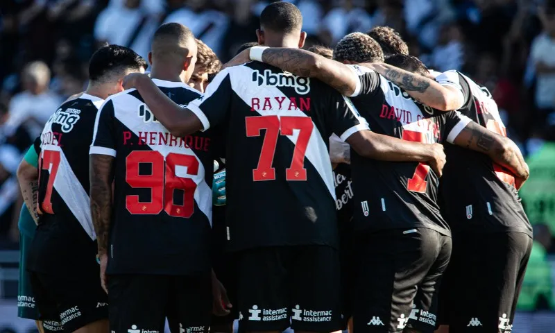 Imagem ilustrativa da imagem Vasco é goleado pelo Criciúma em São Januário e técnico Ramón Díaz é demitido