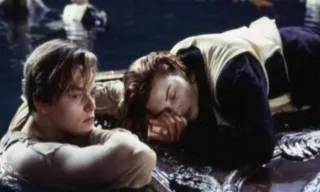 Imagem ilustrativa da imagem Cabia o Jack? Leilão vende por R$ 3,5 milhões porta polêmica de 'Titanic'