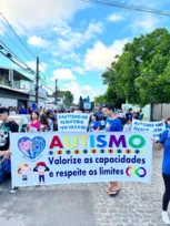 Imagem ilustrativa da imagem Caminhada da conscientização do autismo reuniu centenas de pessoas no Recife