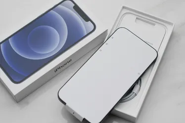 Imagem ilustrativa da imagem A Tribuna te dá um iPhone: veja onde estão as urnas para depositar o seu cupom