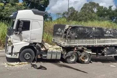 Imagem ilustrativa da imagem Acidente na BR-101 envolvendo dois caminhões deixa feridos