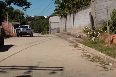 Imagem ilustrativa da imagem Adolescente morre após ser baleado e deixado em frente a PA em Viana