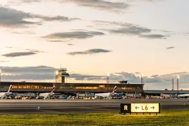 Imagem ilustrativa da imagem Ameaça de bomba no aeroporto de Brasília mobiliza PM e bombeiros