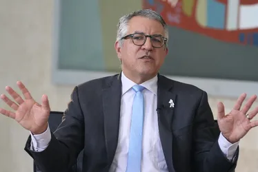 
          Imagem ilustrativa da imagem Apesar das aparências, Padilha virou morto-vivo
          