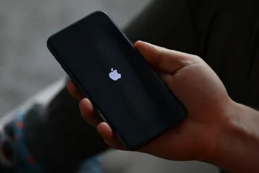 Imagem ilustrativa da imagem Apple vai bloquear iPhones consertados com peças roubadas