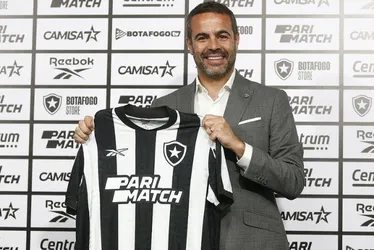 Imagem ilustrativa da imagem Apresentado, técnico Artur Jorge promete Botafogo 'dominante' e 'corajoso'