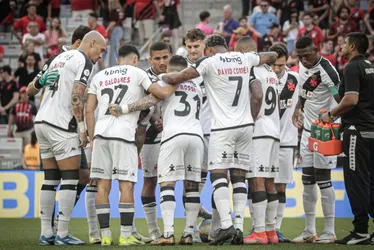 Imagem ilustrativa da imagem Athletico-PR vence a 8ª seguida em casa e afunda o Vasco