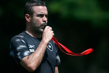 Imagem ilustrativa da imagem Botafogo visita a LDU na estreia de Artur Jorge no comando