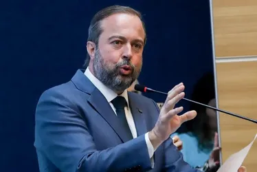 Imagem ilustrativa da imagem Brasil vai explorar petróleo até ter nível de país desenvolvido, diz ministro
