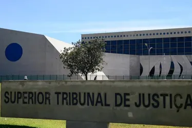 Imagem ilustrativa da imagem CNJ suspende norma que proíbe uso de cropped no STJ