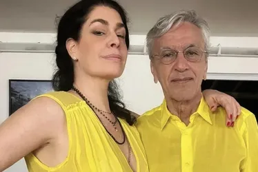 Imagem ilustrativa da imagem Caetano Veloso se declara para Paula Lavigne: 'Me ensina tanto'