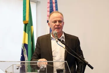 Imagem ilustrativa da imagem Governador Renato Casagrande lamenta morte de Silvio Santos