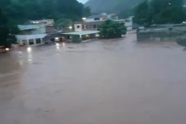Imagem ilustrativa da imagem Chuva deixa mais de 1.200 pessoas desalojadas no Sul do ES