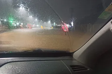 Imagem ilustrativa da imagem Chuva forte provoca alagamentos e interdita BR-101 em Viana