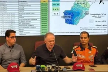 Imagem ilustrativa da imagem Chuva: governador do ES fala em desaparecidos e prioridade para resgatar pessoas