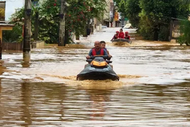 Imagem ilustrativa da imagem Chuva no Sul do ES: 3 pessoas seguem desaparecidas e 6 são encontradas com vida