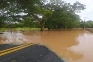 Imagem ilustrativa da imagem Chuva provoca erosão e alagamentos em rodovias do ES. Veja estradas atingidas
