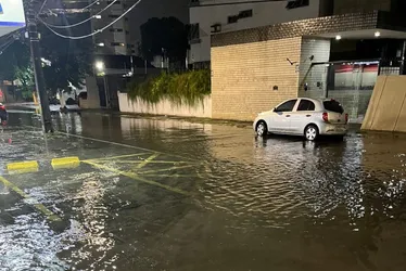 Imagem ilustrativa da imagem Recife com 150mm de chuva nas últimas 24 horas; previsão é de mais água