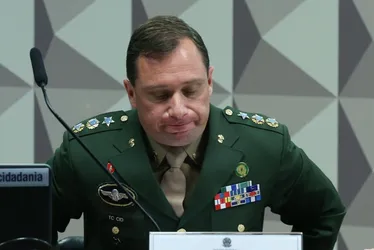 Imagem ilustrativa da imagem Cid diz em áudio que foi pressionado pela PF a delatar coisas que não sabia