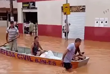 Imagem ilustrativa da imagem Cidade atingida por temporal pode pedir adiantamento do Bolsa Família