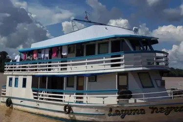 
          Imagem ilustrativa da imagem Comunidade lança campanha para missão em barco-hospital
          