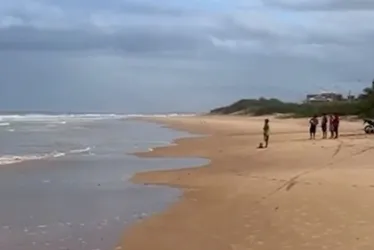 Imagem ilustrativa da imagem Corpo de jovem que desapareceu após mergulhar no mar é encontrado em Guarapari