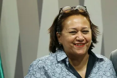 
          Imagem ilustrativa da imagem Cunha ganha beija-mão na festa de Pereira e vê Elmar fortalecido
          