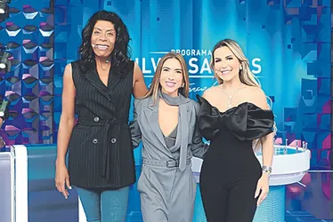 Imagem ilustrativa da imagem Disputa de famosas sem papas na língua no Programa Silvio Santos