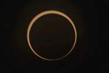Imagem ilustrativa da imagem Eclipse total do Sol acontece na segunda; saiba como ver pela internet