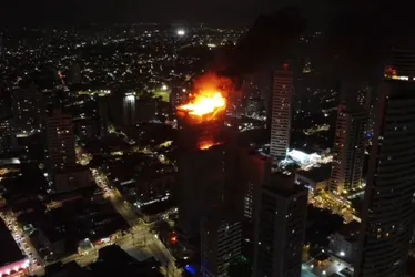 Imagem ilustrativa da imagem Edifício Botanik: Defesa Civil e Bombeiros iniciam vistoria após incêndio no Recife