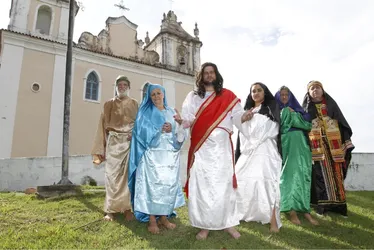 Imagem ilustrativa da imagem Encenação da Paixão de Cristo: farmacêutico e gerente de loja vão ser Jesus