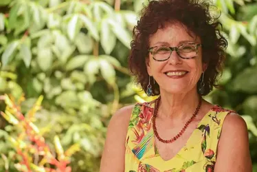 Imagem ilustrativa da imagem Escritora Roseana Murray apresenta quadro de saúde estável após ataque de pitbulls