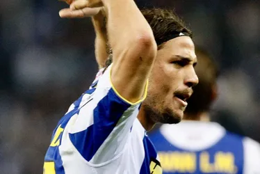 Imagem ilustrativa da imagem Ex-jogador argentino revela ter depressão e joga luz sobre saúde mental no esporte