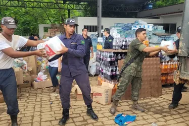 Imagem ilustrativa da imagem Fuzileiros da Marinha vão ajudar cidades destruídas na região Sul do Estado