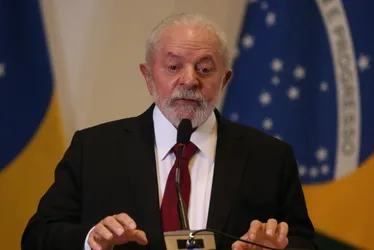 Imagem ilustrativa da imagem Governo Lula muda tom e critica bloqueio a candidatura de opositora na Venezuela
