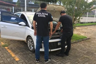 Imagem ilustrativa da imagem Homem vai à delegacia com carro roubado e veículo acaba apreendido no ES