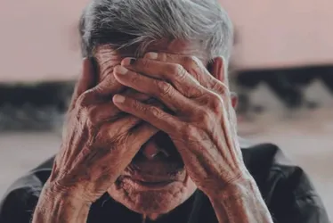 Imagem ilustrativa da imagem Idosos denunciam filhos por fraudes em empréstimo