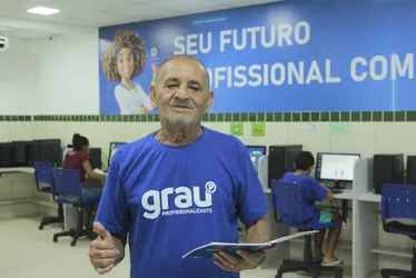 Imagem ilustrativa da imagem Idosos fazem cursos para aprender nova profissão