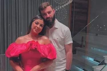 Imagem ilustrativa da imagem Influenciadora realiza casamento às 5h para fugir do calor